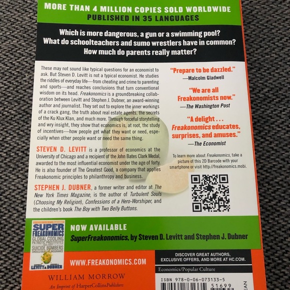 Freakonomics Paperback Book - Picture 2 of 2